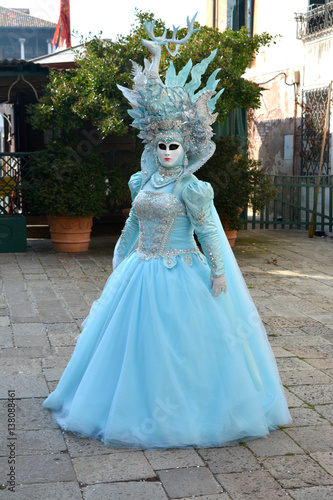 Venezia, maschera in piazza