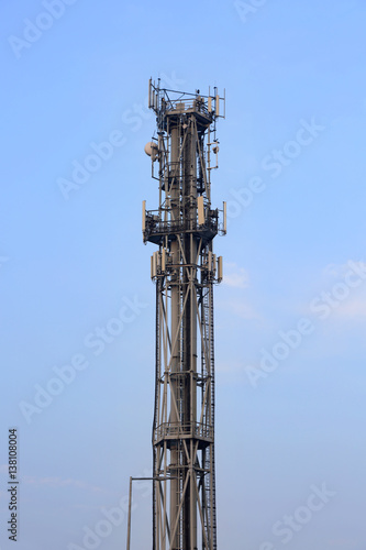 Wieża maszt telekomunikacyjny, technologia bezprzewodowa.