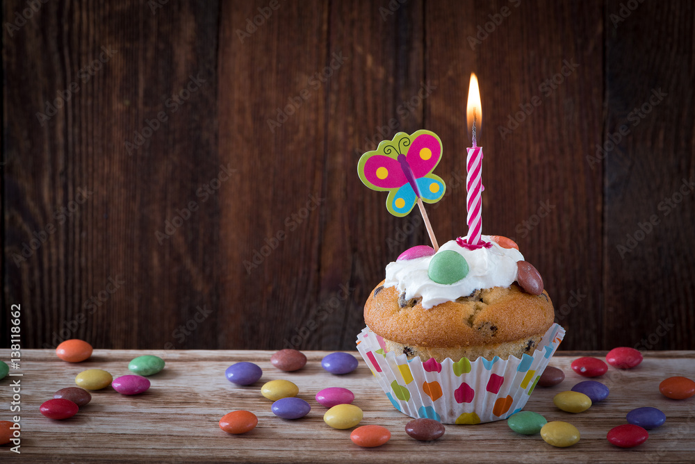 Geburtstags Muffin StockFoto Adobe Stock