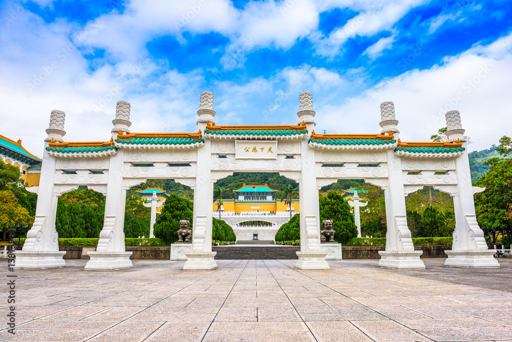 Taipei, Taiwan at the National Palace Museum Gate. - obrazy, fototapety, plakaty 
