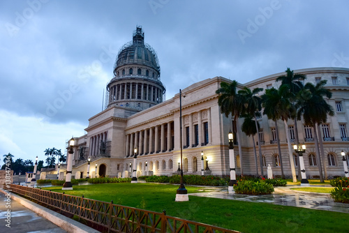 National Capital Building - Havana, Cuba © demerzel21