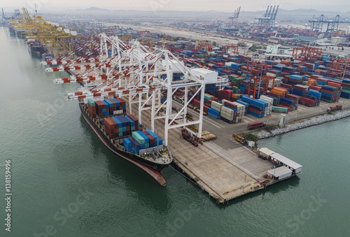 The busy of port congestion loading and discharging  containers services in maritime transports in World wide logistics