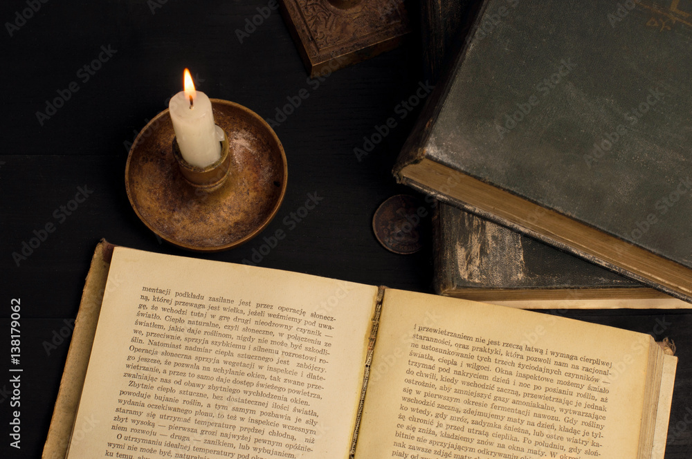 Naklejka premium Ancient table