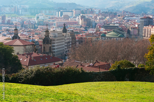 Paesi Baschi, Spagna, 25/01/2017: lo skyline di Bilbao visto dal Parco Etxebarria 