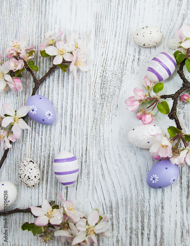 Fototapeta Naklejka Na Ścianę i Meble -  Easter eggs with blossom