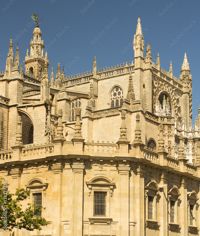 exterior of sevilla cathedral