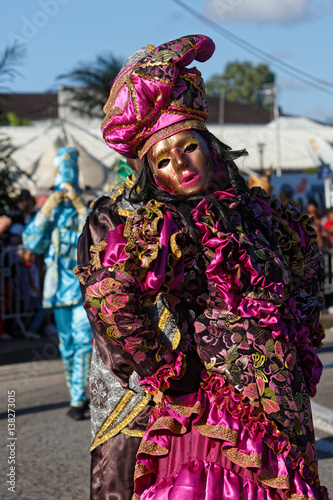 Belle touloulou en mode pose à la parade du littoral à Kourou en Guyane française
