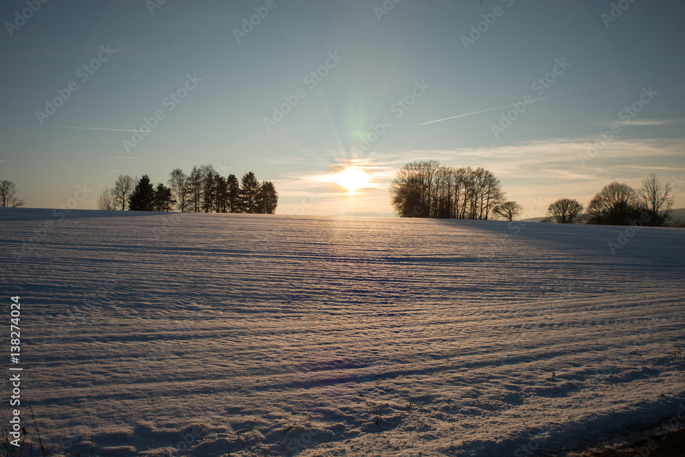 Winterlandschaft im Sonnenuntergang Winterlandschaft im Sonnenuntergang