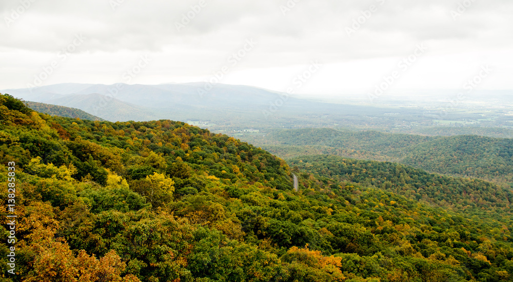 Obraz premium Blue Ridge Mountains in Autumn