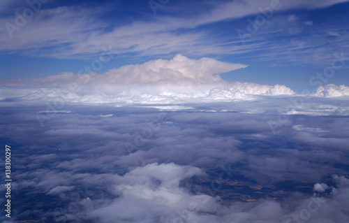 über den Wolken - Flugzeugausblick © BabettsBildergalerie