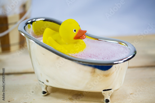 Ente in der Badewanne, Badeente, Gummiente ,Gutschein Stock Photo | Adobe  Stock
