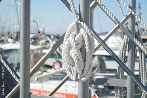 white sailor ropes at the navy pier 
