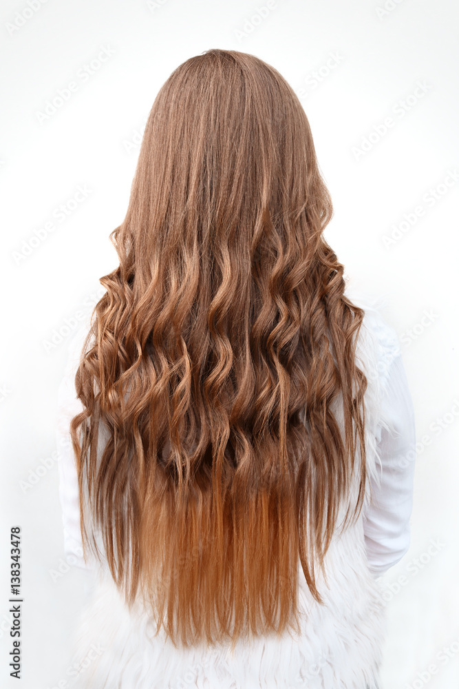 Naklejka premium close-up hairstyles long hair curls curling