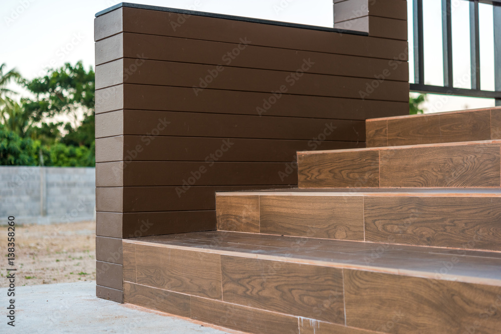 The ceramic tile staircase steps, ceramic floor tiles wood pattern The ceramic tile staircase steps, ceramic floor tiles wood pattern