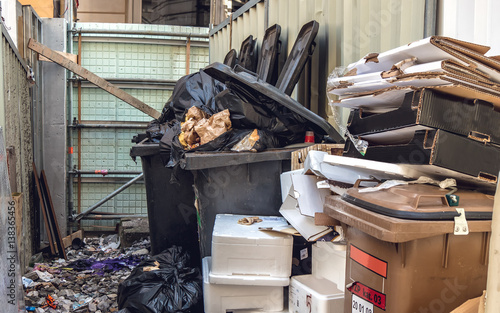 Fotografi Garbage Cans