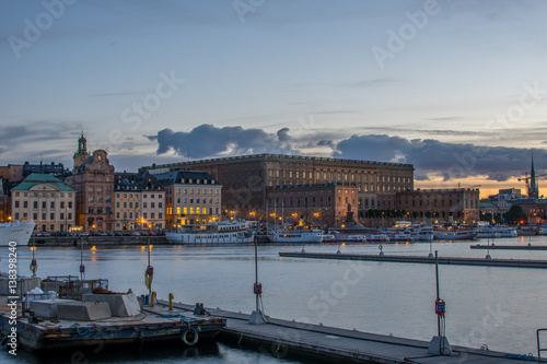 Stockholms slott och Gamlastan fotat en varm sommarkväll. photo