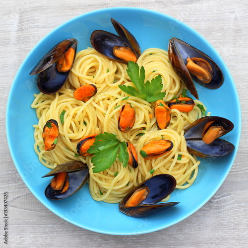 Pasta con le cozze photo