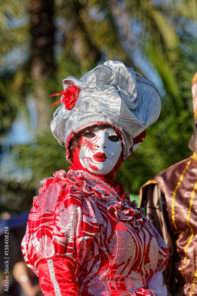 Touloulou rouge à la parade du littoral de Kourou en Guyane française Touloulou rouge à la parade du littoral de Kourou en Guyane française