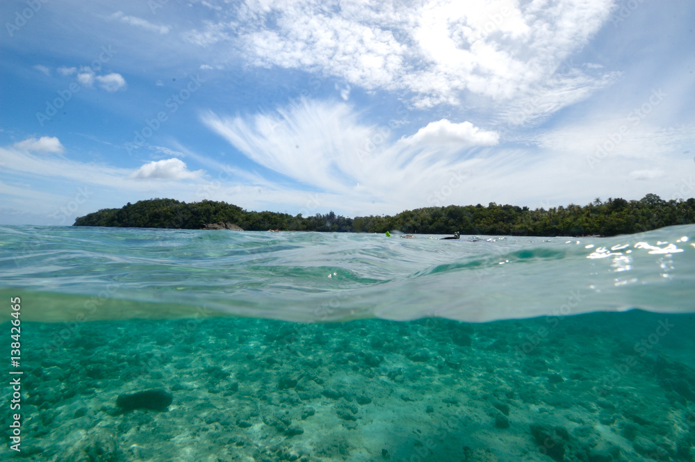 Fototapeta premium tropical island aceh indonesia scuba diving