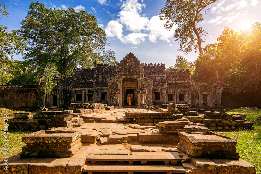 Fototapeta premium The monks in Angkor Wat Temple, Siem reap in Cambodia.