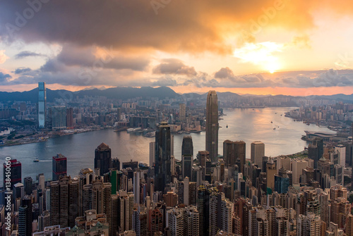 Photography view of the city and the bay from Victoria Peak