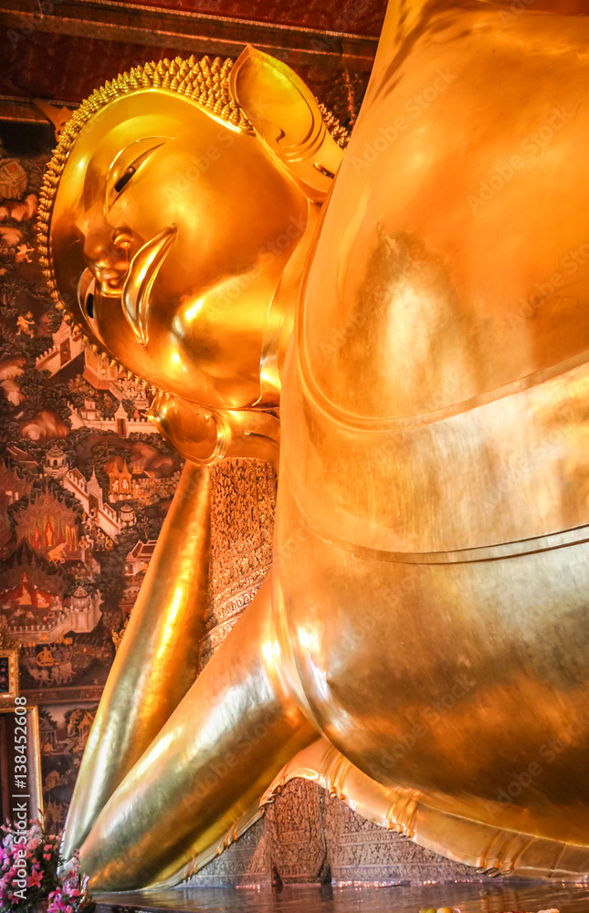 Obraz premium Head of the Reclining Buddha