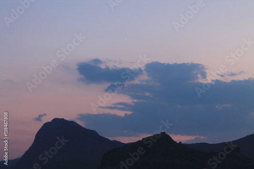 Вечернее небо в горах Крыма