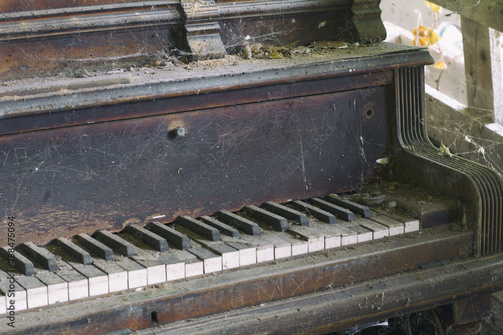 Old piano