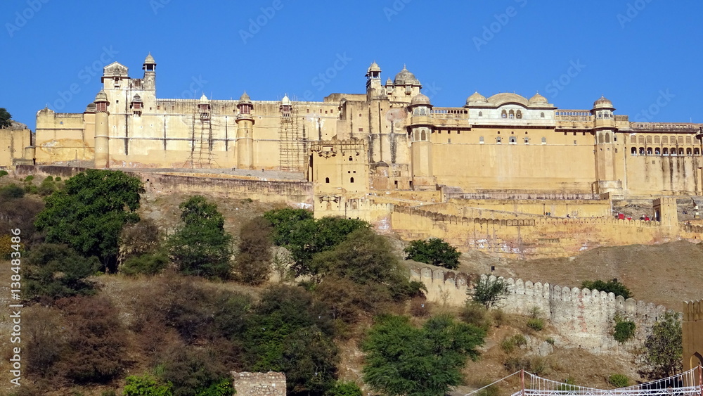 Panorámica de las murallas del fuerte Amber , cerca de Jaipur. Rajasthan. India 