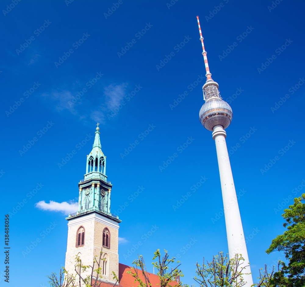 Fototapeta premium Fernsehturm à Berlin, Allemagne