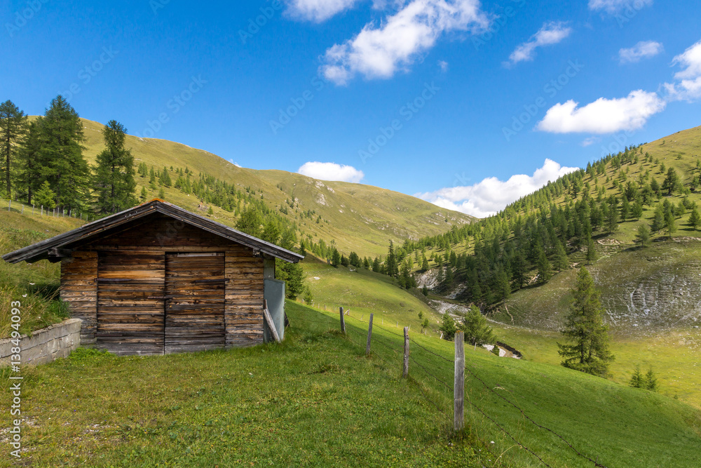 Schuppen auf einer Bergalm