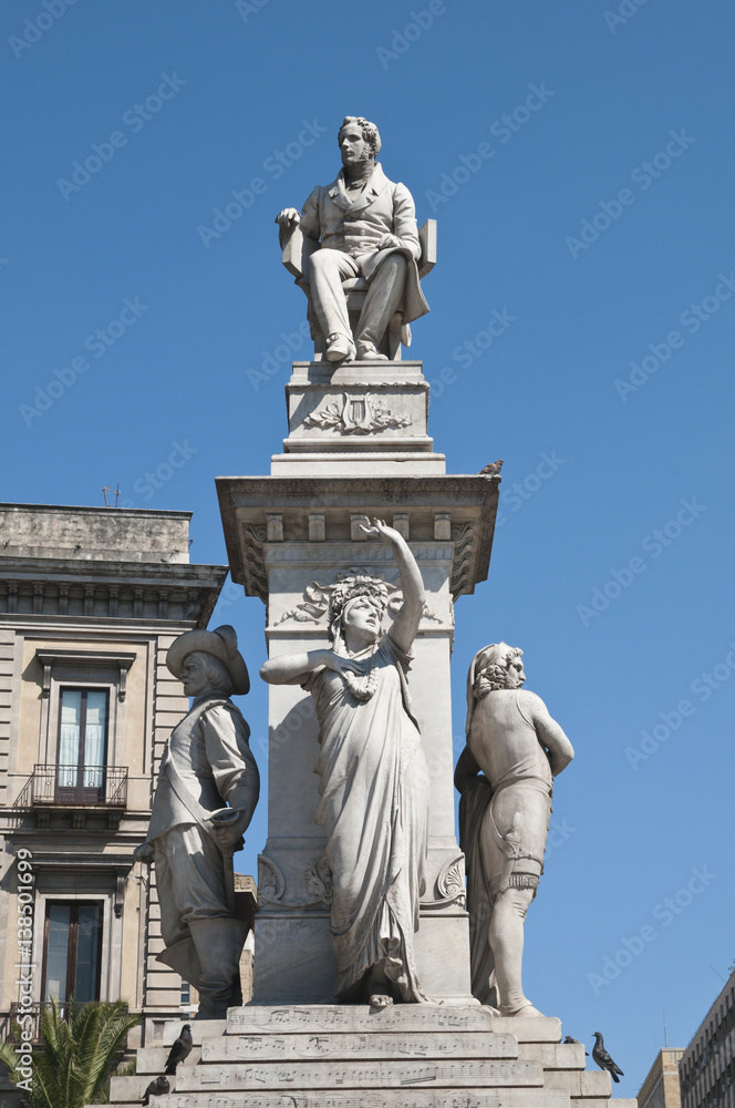 Fototapeta premium Vincenzo Bellini, Statue, Denkmal, Catania, Sizilien, Italien