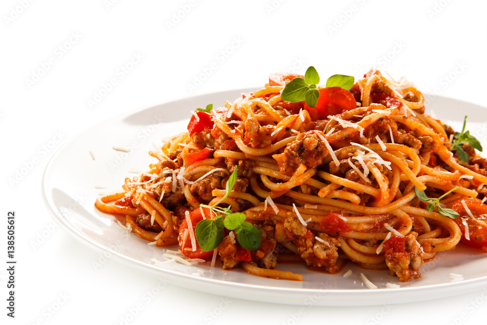 Pasta with meat, tomato sauce and vegetables 