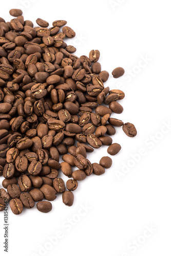 Fototapeta Naklejka Na Ścianę i Meble -  Roasted coffee beans on white background