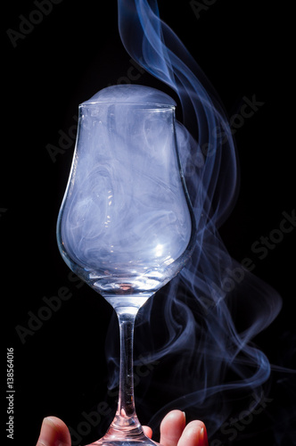 Whisky Glas gefüllt mit Rauch