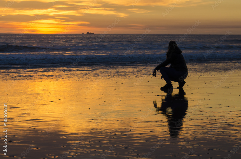 Obraz premium Watching the sunset