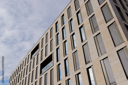 Modernes Bürogebäude - Fassade © Martin Lang