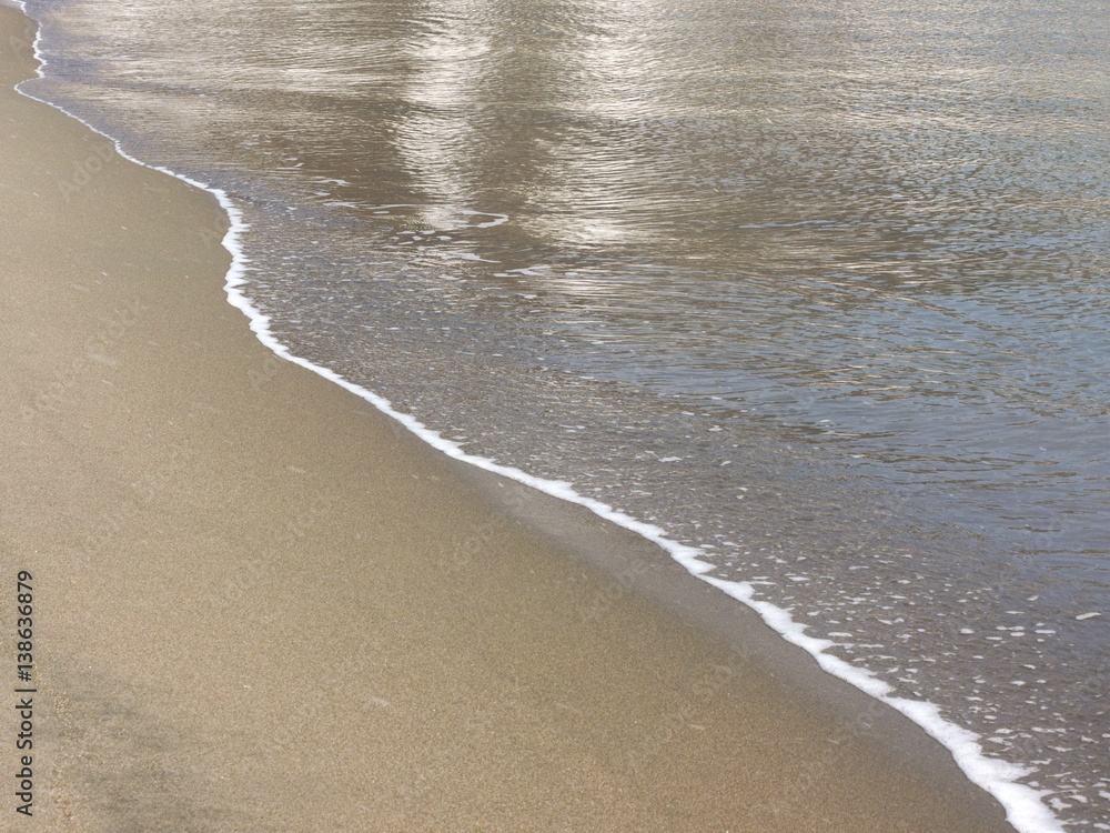 濡れた砂浜 反射する光 波打ち際 Stock Photo Adobe Stock