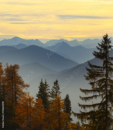 Fototapeta Naklejka Na Ścianę i Meble -  Mountains in autumnal time