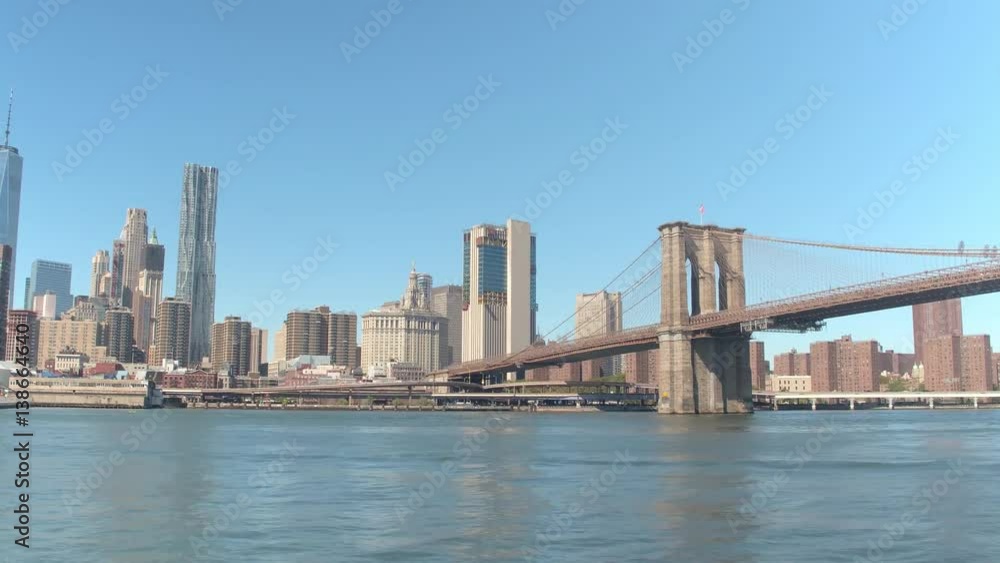 HYPERLAPSE: Sightseeing cruise along the East River towards the Brooklyn Bridge HYPERLAPSE: Sightseeing cruise along the East River towards the Brooklyn Bridge