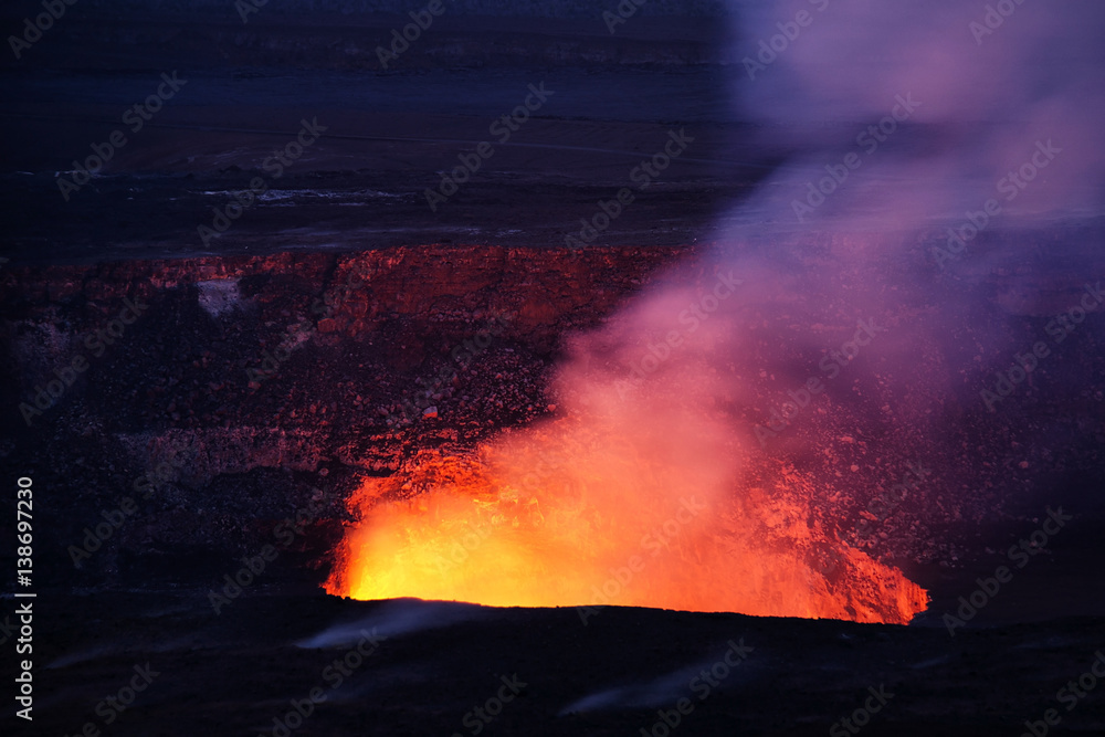 Kilauea volcano erupting in Hawaii Volcanoes Nationalpark (seen from Jaggar Museum)
