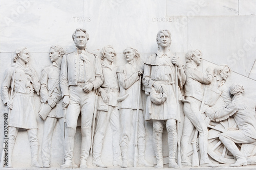 Foto Alamo Cenotaph, the monument to Battle of Alamo, in historical district of San A