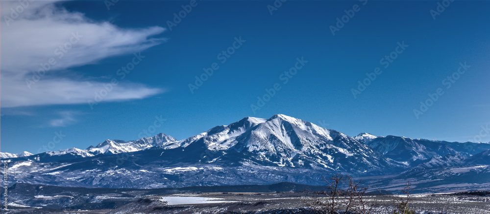 A mountain Range near Aspen Colorado and South of Basalt during the winter ski season