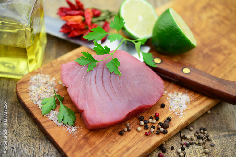 Thunfisch Gewürze Messer – Stock-Foto | Adobe Stock