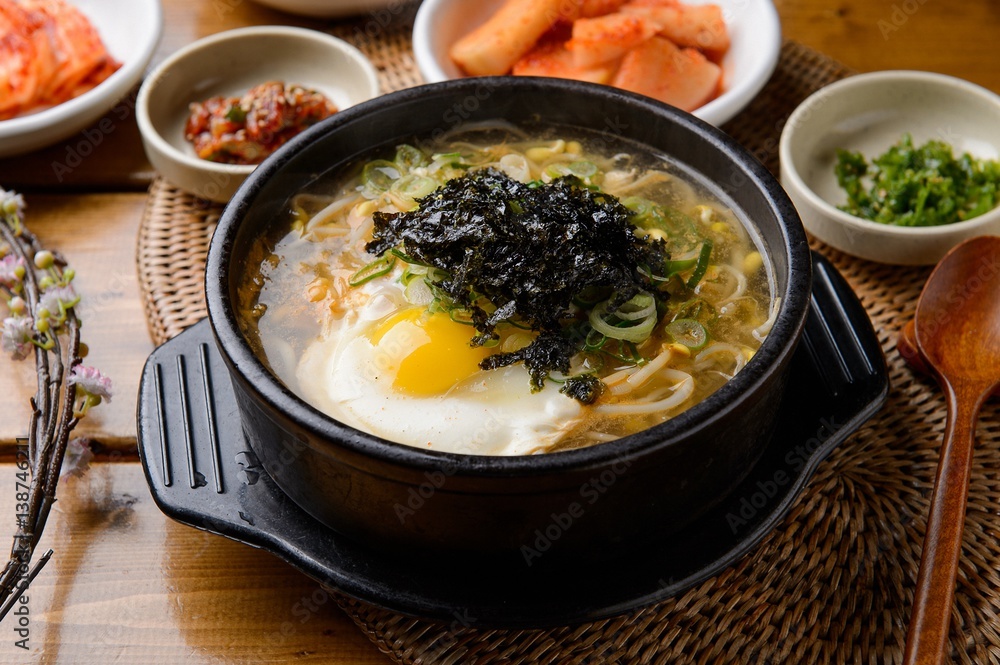 kongnamul gukbap. Bean Sprout and Rice Soup.