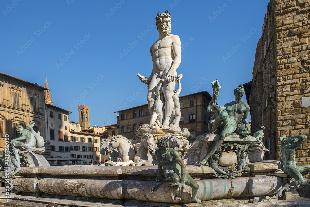 fountain of Neptune in Florence