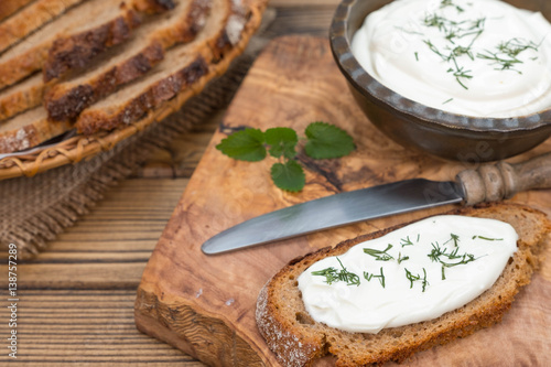 Creem cheese with bread