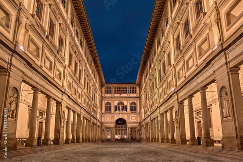 Fototapeta Florencja, Toskania, Włochy: dziedziniec Galerii Uffizi