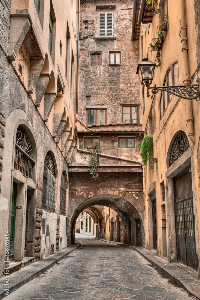 Florence, Tuscany, Italy: alley in the old town
