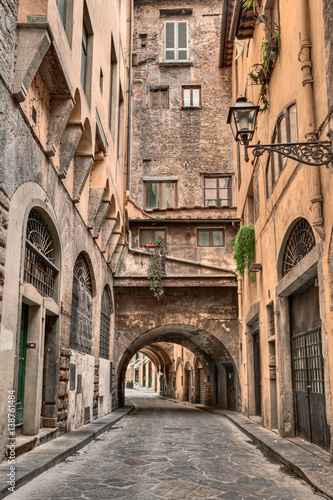 Fototapeta Naklejka Na Ścianę i Meble -  Florence, Tuscany, Italy: alley in the old town